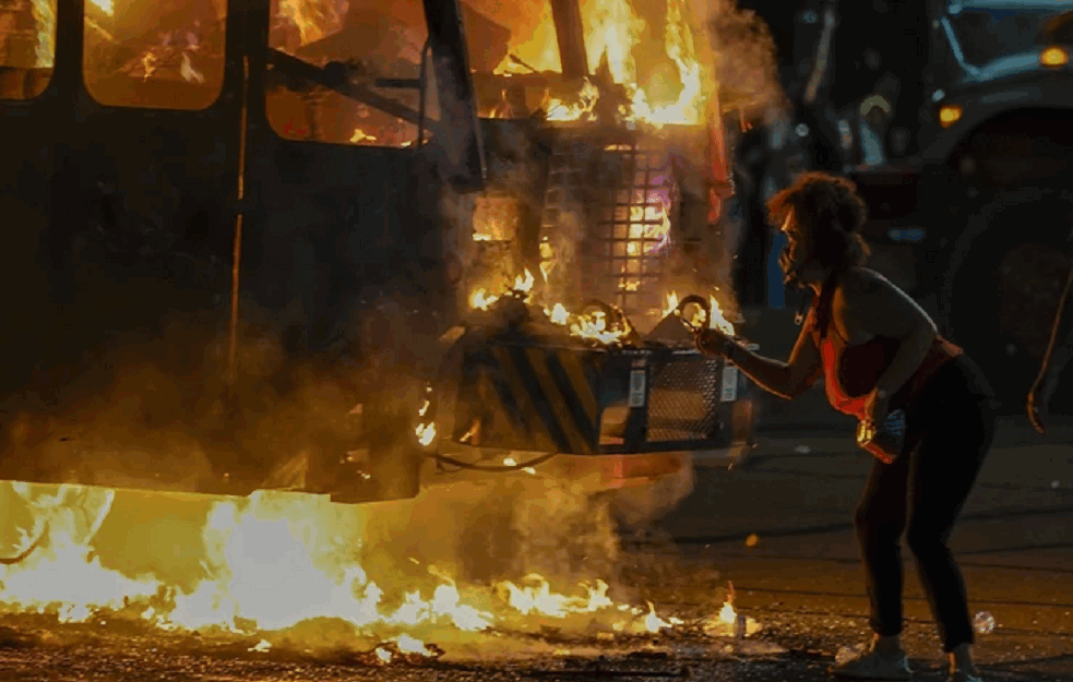 AMERIKA PODELJENA: Da li je tinejdžer UBIO zbog samoodbrane ili NAMERNO? (VIDEO)